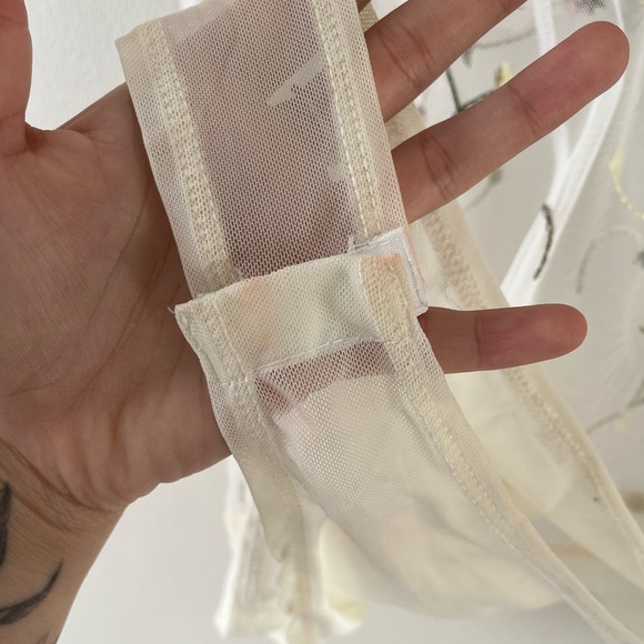 🦋Sheer Embroidered Bodysuit - Picture 4 of 5